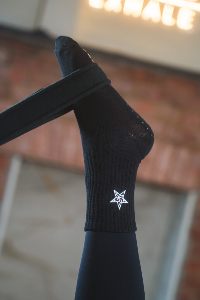 Réalta Leopard Star Sláinte Pilates Grip Sock
