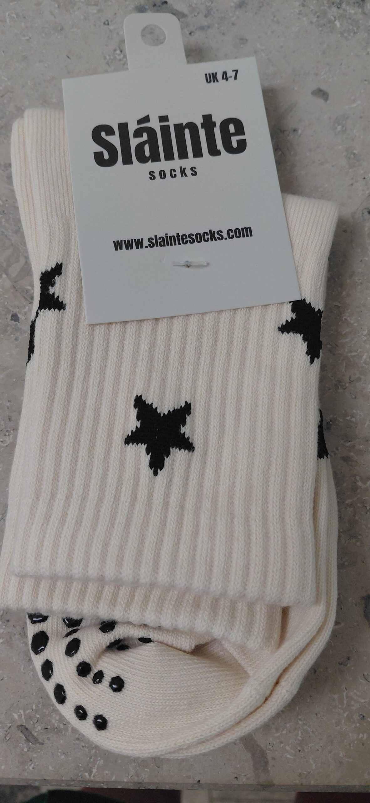 Amach Anocht BáinIn Pilates Grip Socks