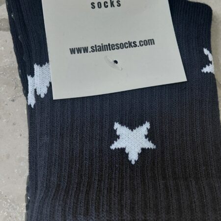 Amach Anocht Dubh Pilates Grip Socks