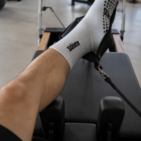 Sláinte Mens White Pilates Grip Socks