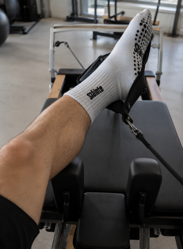 Sláinte Mens White Pilates Grip Socks